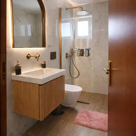 Alexandros Apartmán